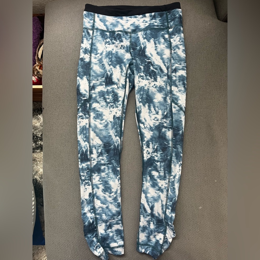 Lululemon blue tights size 6